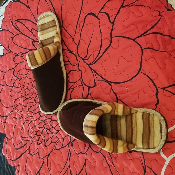 Home Slippers - Picture 6 of 7